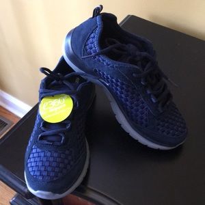 Women’s Easy Spirit Sneakers